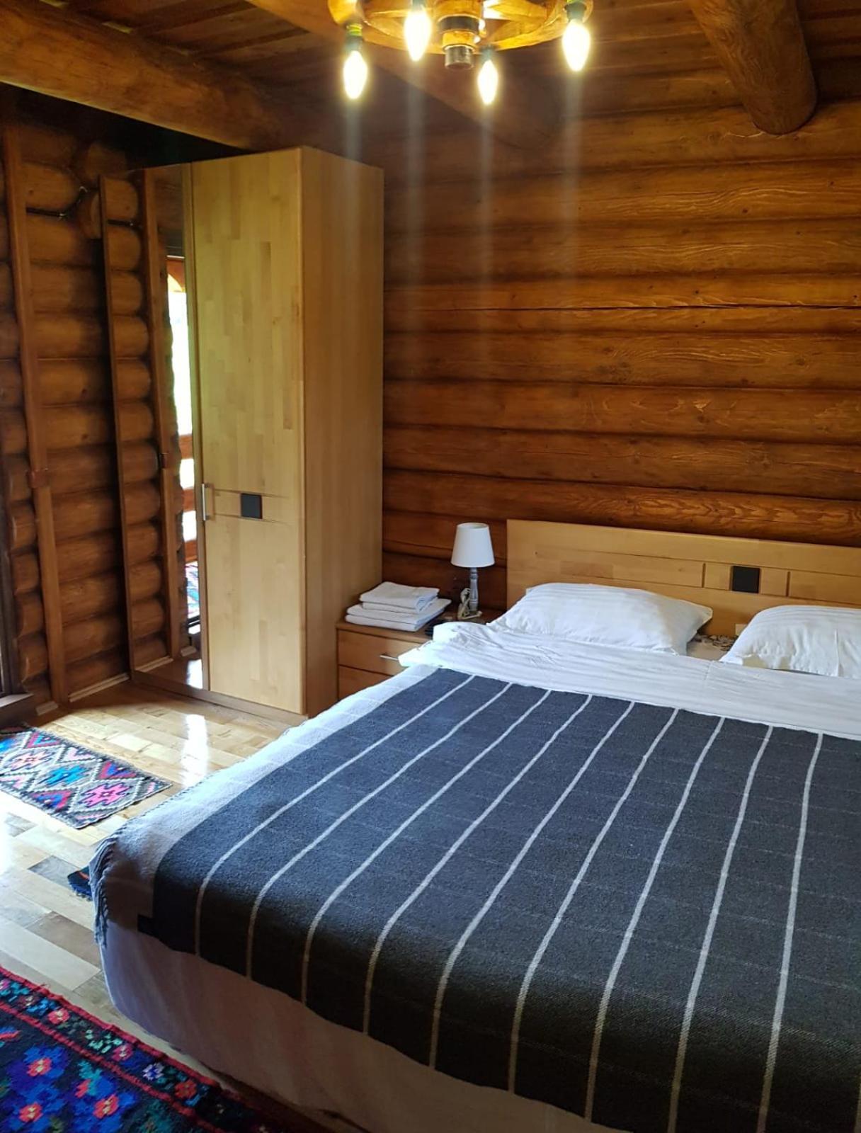 Pensiunea Ioana Vadu Izei Zimmer foto